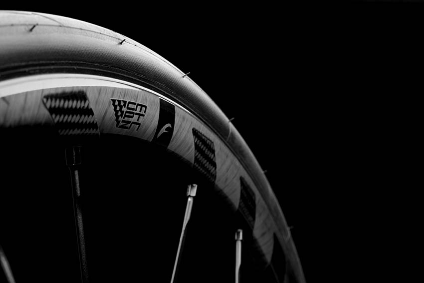 El acabado de las Fulcrum Racing Zero Carbon CMPTZN DB es intachable