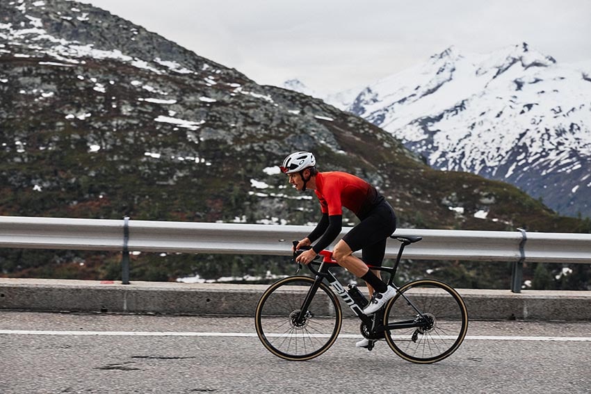 Esta versión de la BMC Teammachine SLR es más aerodinámica y rápida