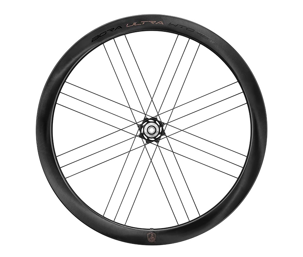 Las cabecillas en las Campagnolo Bora Ultra WTO son internas para una mejor aerodinámica