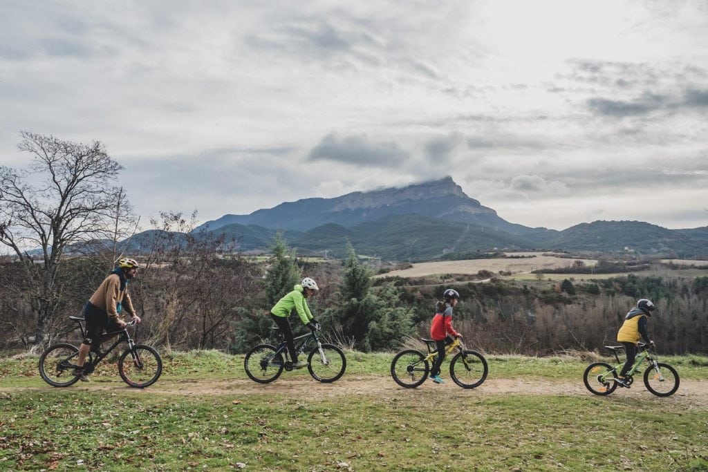 La octava ruta de Jaca Pirineos Bikeland está pensada para disfrutar con toda la familia