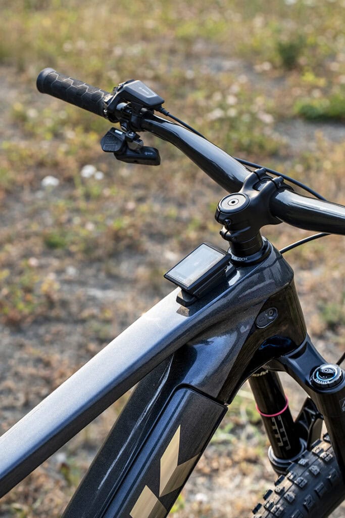 El display Kiox 300 se ubica en lo alto del subo superior en la Trek Rail 2022
