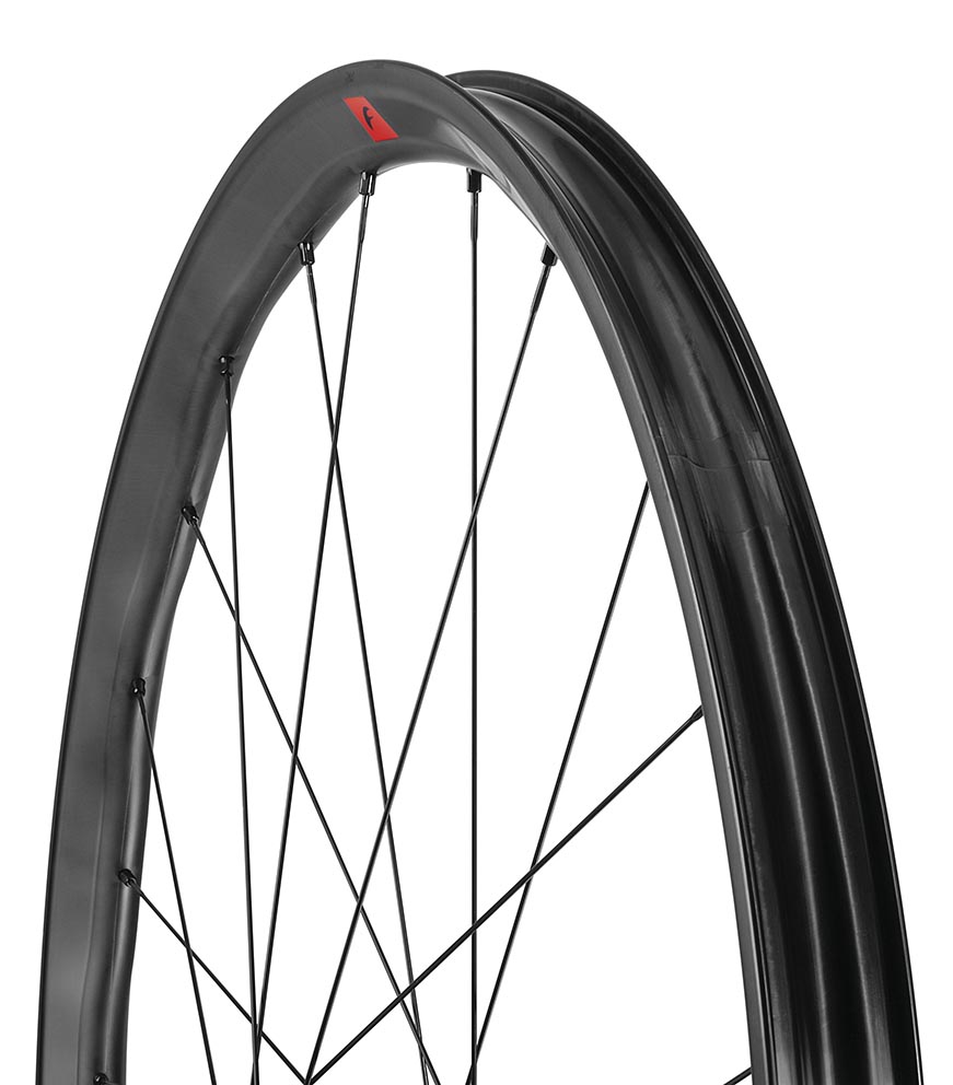 Las Fulcrum Red Zone Carbon anuncian un peso de 1445 gramos el par