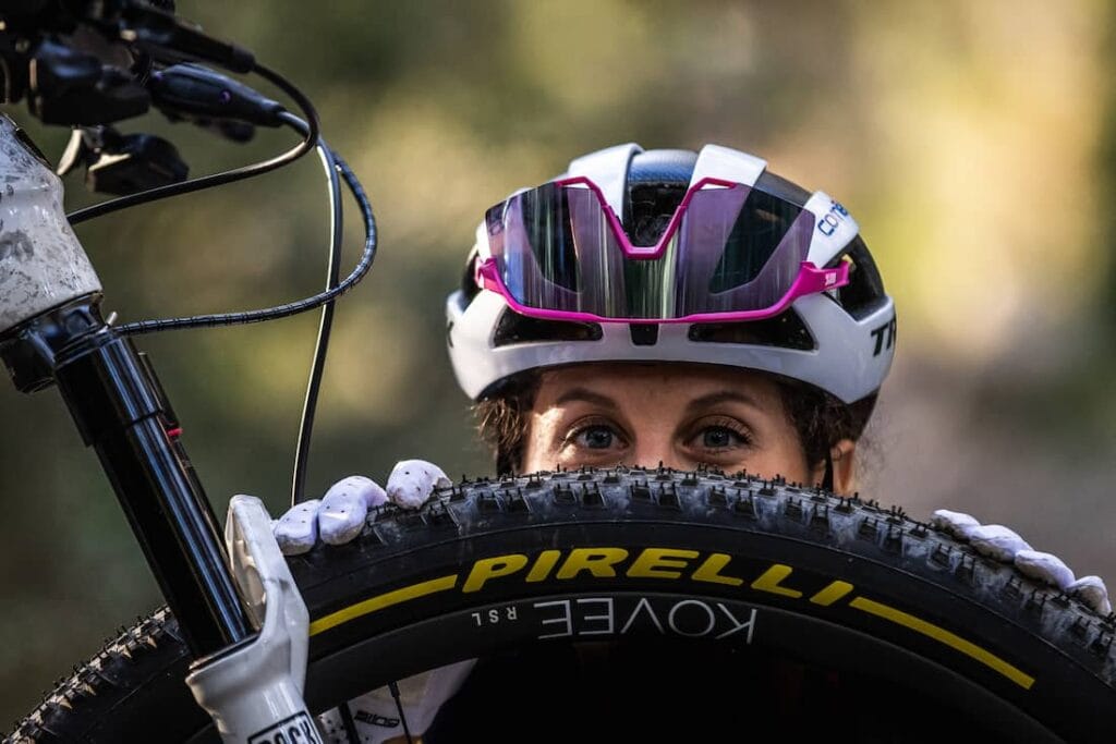 Jolanda Neff - Colaboración Pirelli y TREK MTB