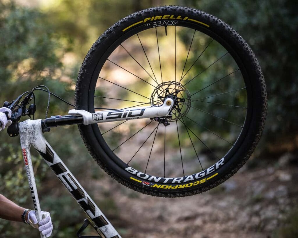 Colaboración Pirelli y TREK MTB