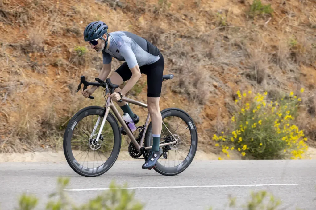 Probamos el Maillot ASSOS EQUIPE RS S9 Lunar y culotte ASSOS Equipe RS S9