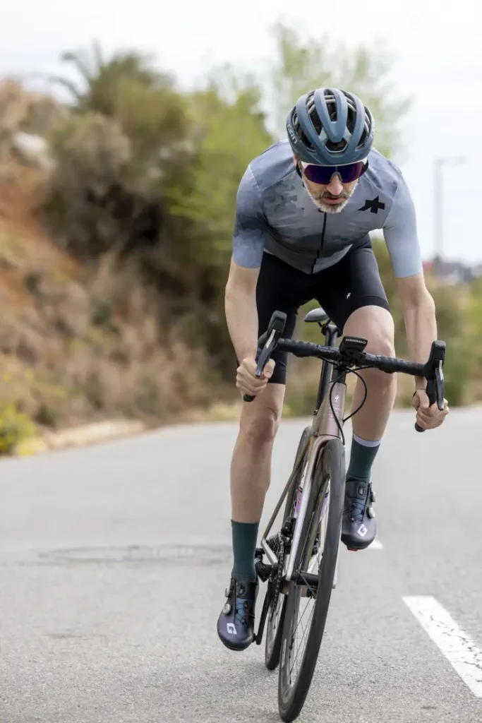 Probamos el Maillot ASSOS EQUIPE RS S9 Lunar y culotte ASSOS Equipe RS S9