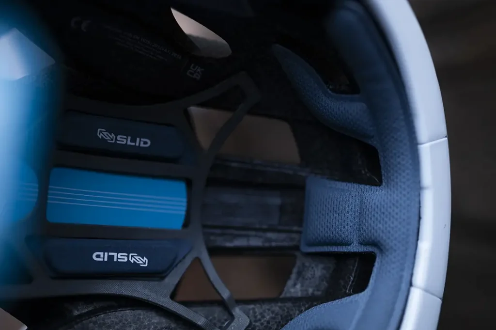 Casco HJC Bellus con tecnología SLID