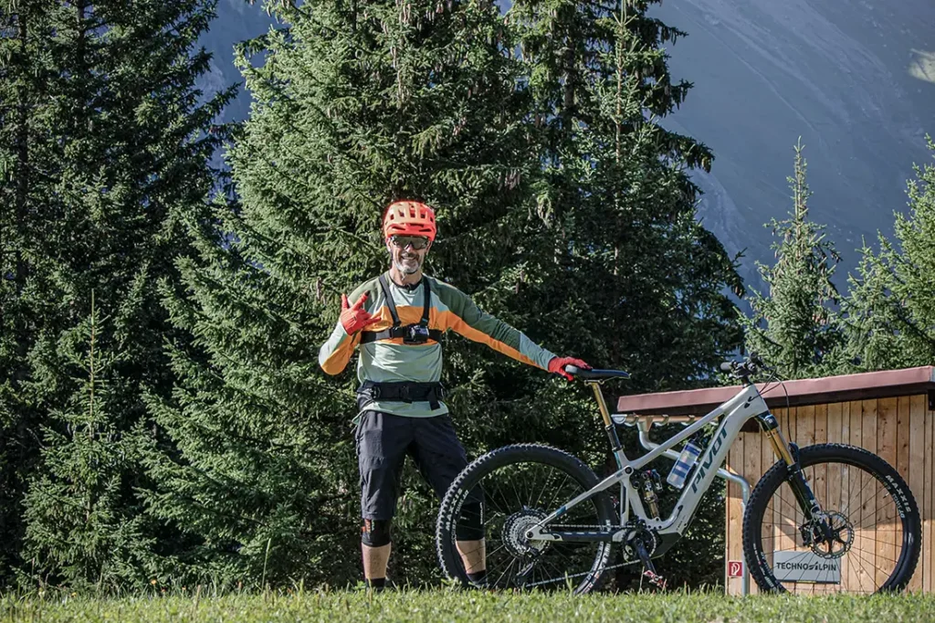 Pivot Shuttle AM