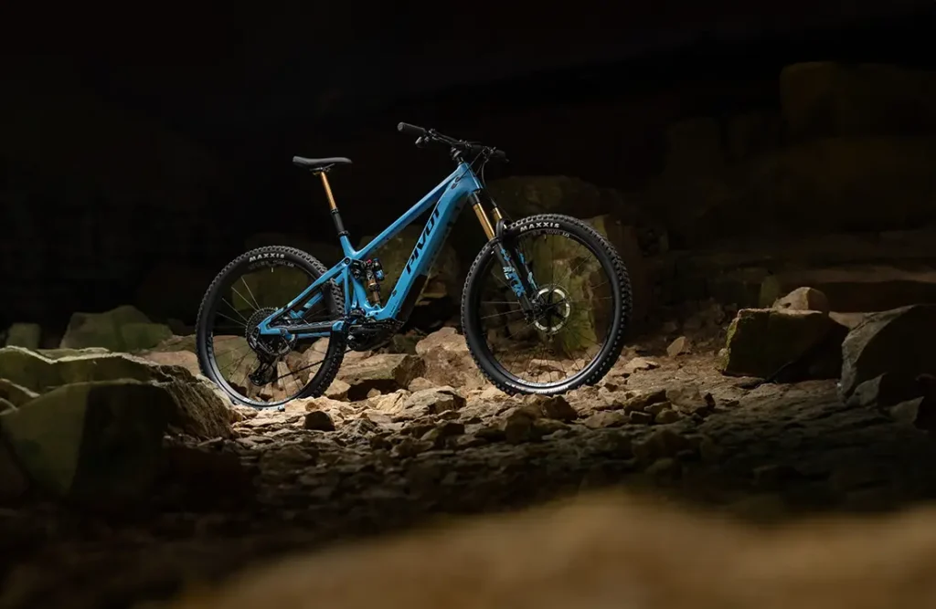 Pivot Shuttle AM