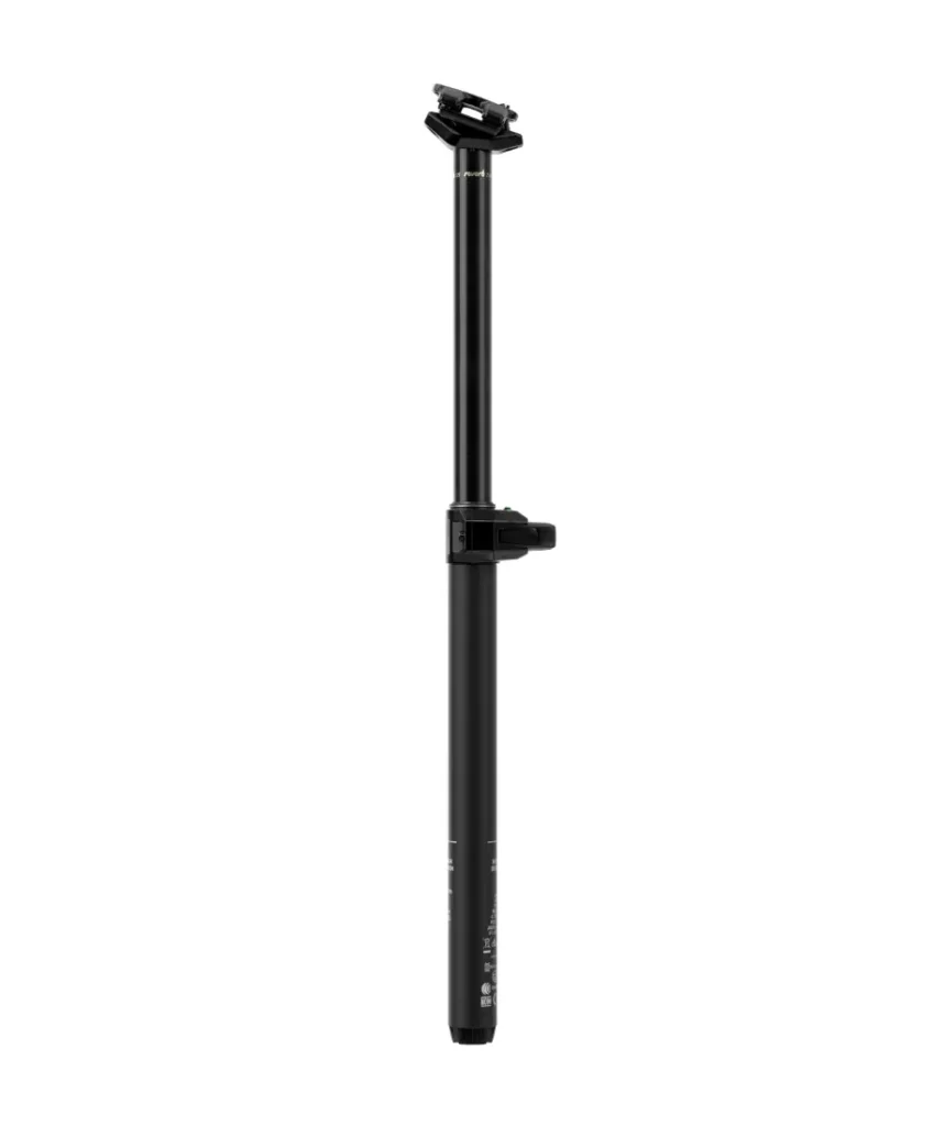 Experimenta la máxima comodidad y control con la tija de sillín Air-Over-Air ajustable en color negro, con una abrazadera segura en la parte superior. Perfecta para los entusiastas del MTB, es compatible con el RockShox Reverb AXS para una integración perfecta en tu bicicleta.