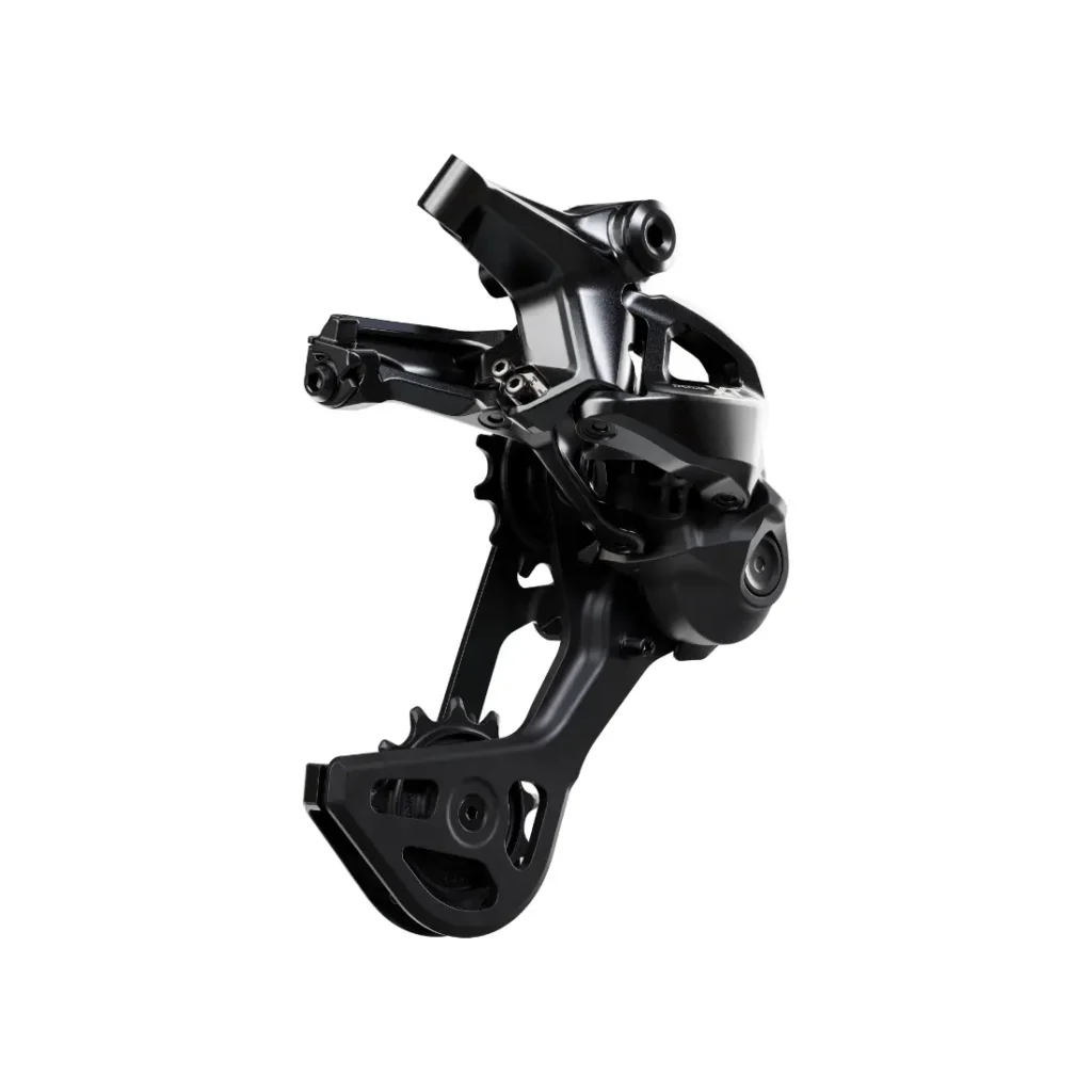 Desviador trasero mecánico Shimano DEORE XT M8200 negro, aislado sobre un fondo blanco, en el que se aprecian con detalle los componentes del cambio y su estructura mecánica.