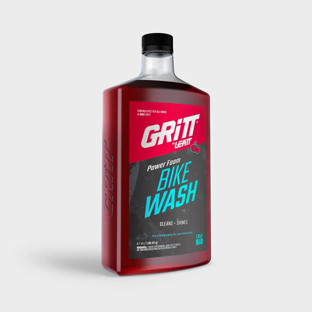 Una botella de un litro de «Gritt» de Leatt, un producto de limpieza para bicicletas a base de espuma potente.