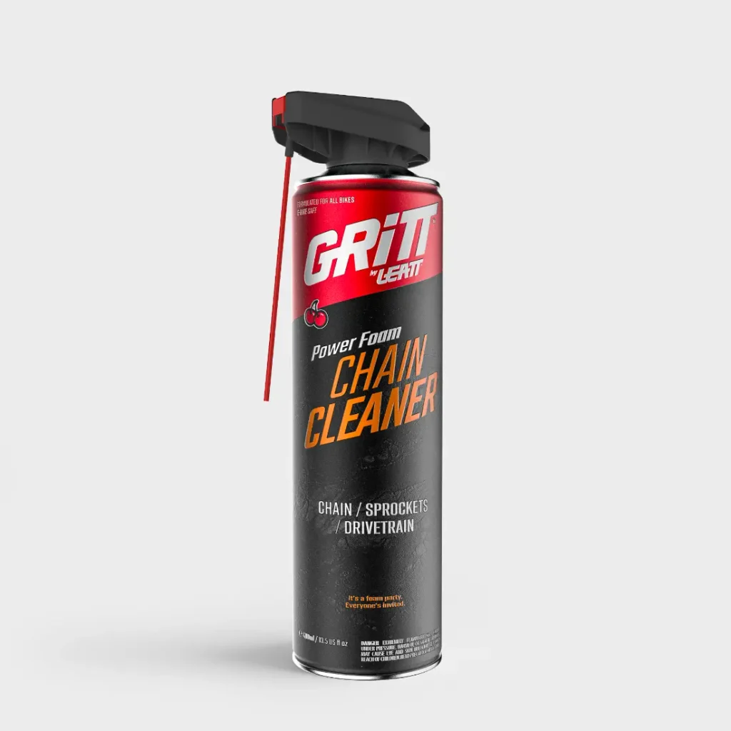 Lata de aerosol del limpiador de cadenas «Gritt» de Leatt Power Foam con boquilla roja.