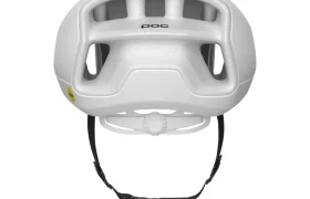 La parte trasera del casco de bicicleta POC Cytal blanco muestra amplias aberturas de ventilación y una correa ajustable con cierre, ideal para ciclismo de carretera. Conocido como uno de los cascos más seguros del mundo, ofrece seguridad y comodidad.