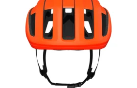 Casco de ciclismo POC Cytal de color naranja brillante con ranuras de ventilación negras, correas ajustables y un diseño seguro, visto desde el frente.