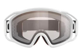 Gafas de esquí o snowboard POC Barocon Carbon en blanco y gris con lentes tintadas, fotografiadas de frente sobre un fondo blanco liso: ideales para las aventuras de descenso.