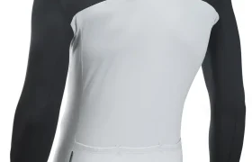 Maillot de ciclismo de manga larga en blanco y negro, visto desde atrás, con tres bolsillos traseros y una banda reflectante cerca del bajo.