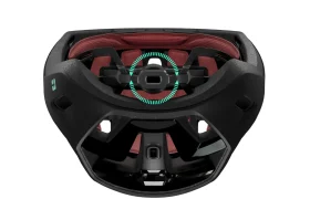 Representación digital del interior de un casco de ciclismo Casco Lazer Sphere Kineticore negro y rojo, con un gráfico circular superpuesto en el centro.