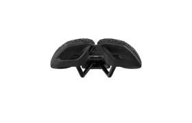 Sillín de bicicleta PRO Stealth 3D negro visto desde atrás, mostrando las dos almohadillas de asiento y la estructura de raíles inferior, aislado sobre fondo blanco.