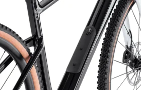 URS THREE blk urs spl detail-05