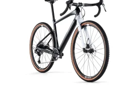 URS THREE blk urs spl front