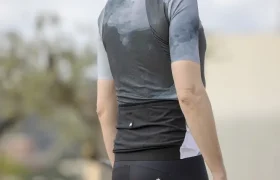 Probamos el Maillot ASSOS EQUIPE RS S9 Lunar y culotte ASSOS Equipe RS S9