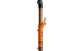 Horquilla de suspensión naranja FOX 38 2027 para bicicleta de montaña con montante dorado y pomo de ajuste negro, diseñada para enduro y máximo control, sobre fondo blanco.