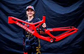 Santa Cruz V10 2024 frame